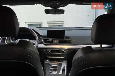 Внедорожник / Кроссовер Audi Q5 2018 в 