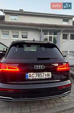 Внедорожник / Кроссовер Audi Q5 2018 в 