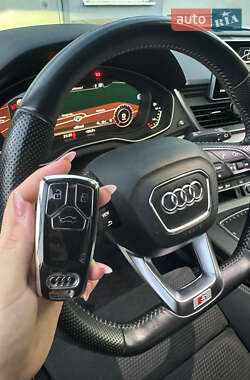 Внедорожник / Кроссовер Audi Q5 2018 в 