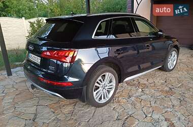 Внедорожник / Кроссовер Audi Q5 2018 в 