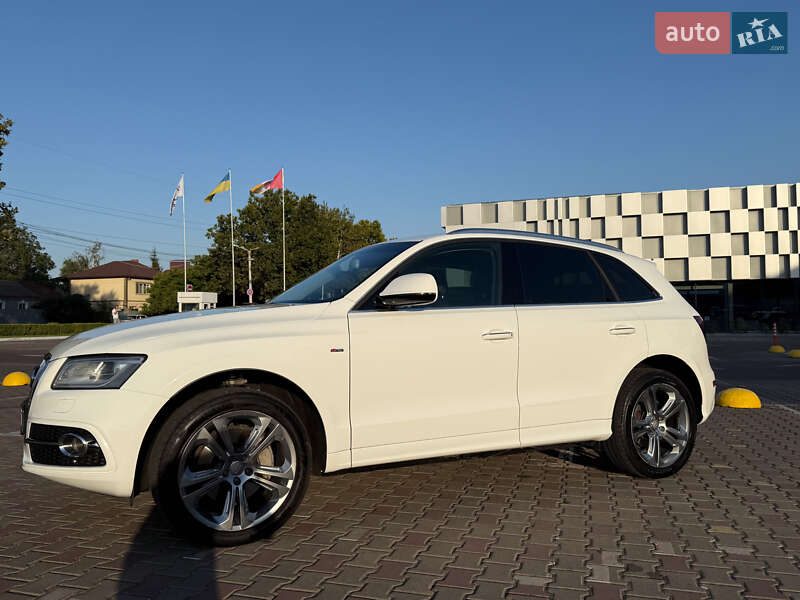 Позашляховик / Кросовер Audi Q5 2015 в 