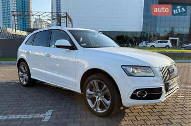 Позашляховик / Кросовер Audi Q5 2015 в 