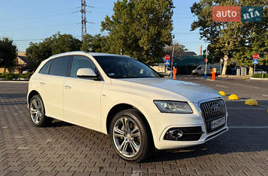 Позашляховик / Кросовер Audi Q5 2015 в 