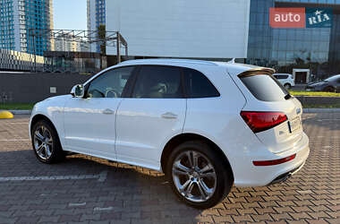 Позашляховик / Кросовер Audi Q5 2015 в 