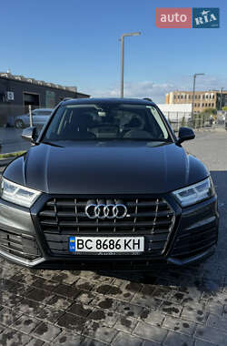 Внедорожник / Кроссовер Audi Q5 2017 в 