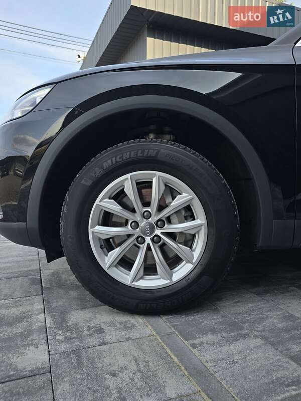 Позашляховик / Кросовер Audi Q5 2018 в Луцьку