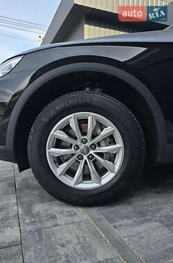 Позашляховик / Кросовер Audi Q5 2018 в 