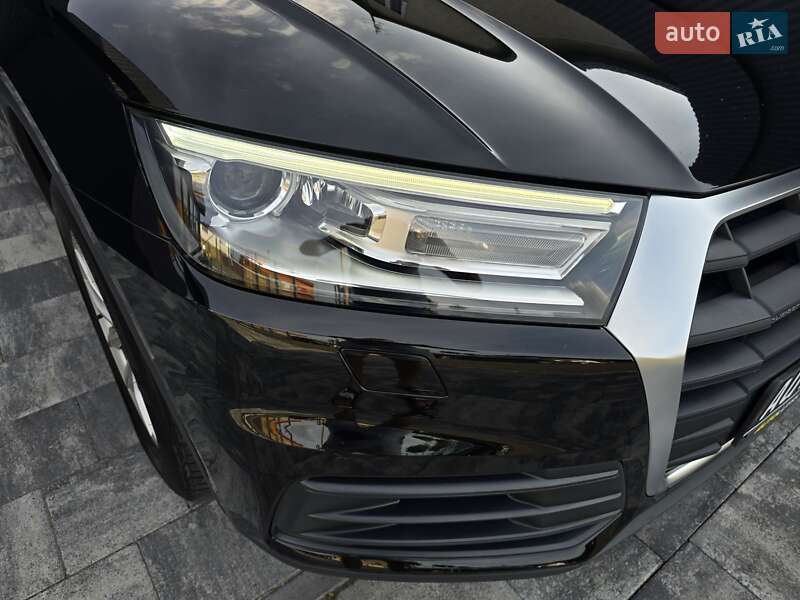 Позашляховик / Кросовер Audi Q5 2018 в Луцьку