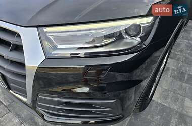 Позашляховик / Кросовер Audi Q5 2018 в 