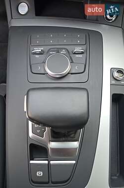 Позашляховик / Кросовер Audi Q5 2018 в 