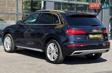 Внедорожник / Кроссовер Audi Q5 2018 в 