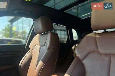 Внедорожник / Кроссовер Audi Q5 2018 в 