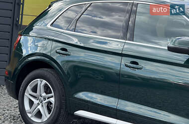 Внедорожник / Кроссовер Audi Q5 2017 в 