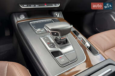 Внедорожник / Кроссовер Audi Q5 2017 в 