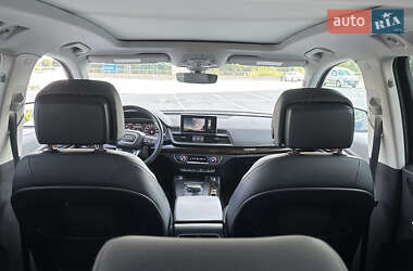 Внедорожник / Кроссовер Audi Q5 2018 в 