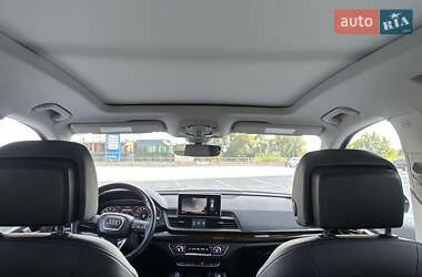 Внедорожник / Кроссовер Audi Q5 2018 в 