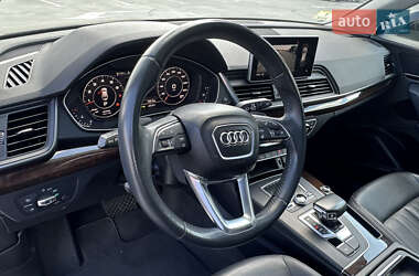 Внедорожник / Кроссовер Audi Q5 2018 в 