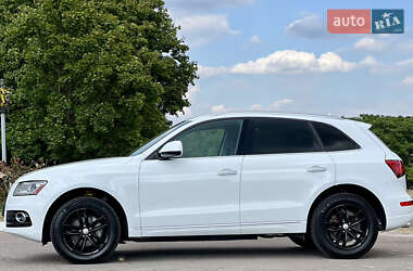 Внедорожник / Кроссовер Audi Q5 2016 в 