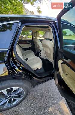 Внедорожник / Кроссовер Audi Q5 2021 в 