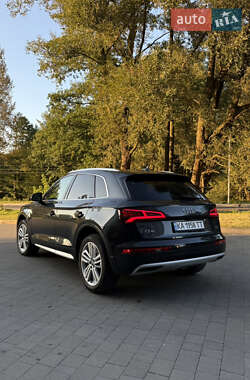 Внедорожник / Кроссовер Audi Q5 2018 в 