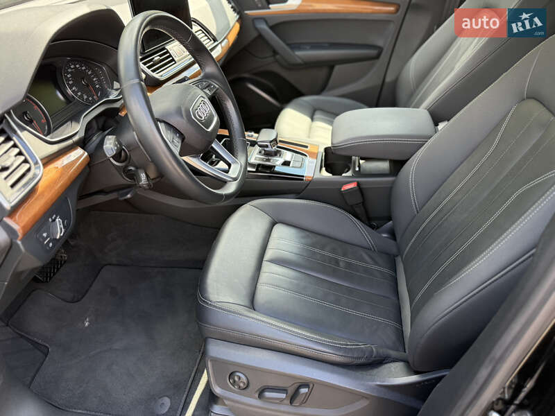 Внедорожник / Кроссовер Audi Q5 2021 в Киеве