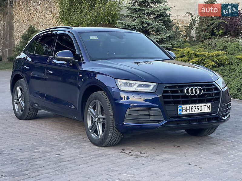 Внедорожник / Кроссовер Audi Q5 2017 в 
