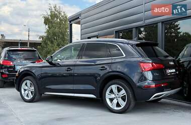Внедорожник / Кроссовер Audi Q5 2018 в 