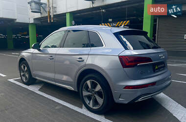 Внедорожник / Кроссовер Audi Q5 2022 в 