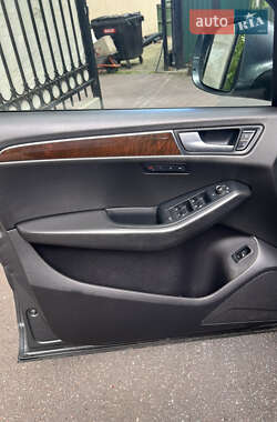 Внедорожник / Кроссовер Audi Q5 2011 в 