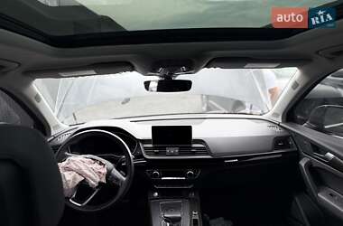 Внедорожник / Кроссовер Audi Q5 2018 в 