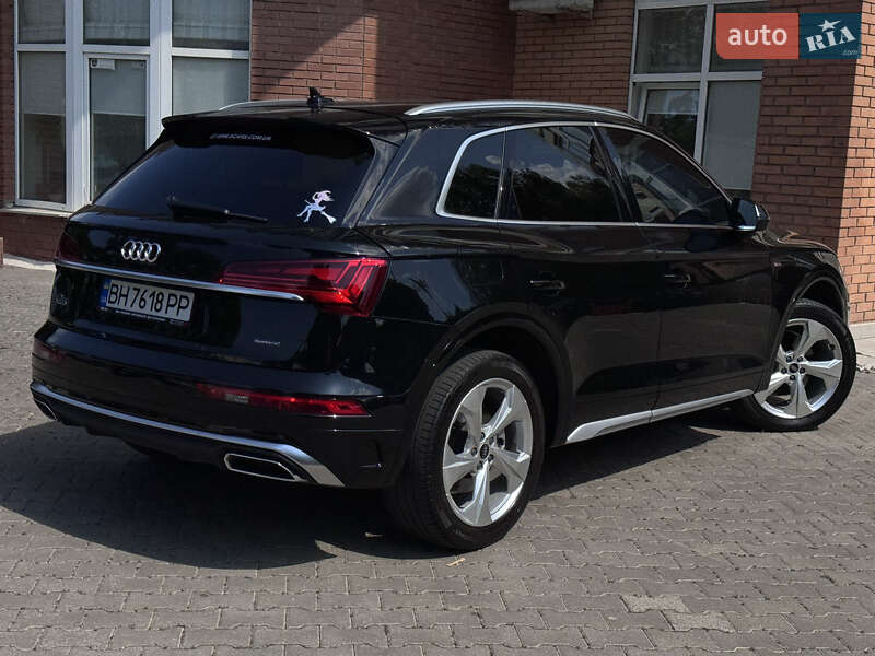 Внедорожник / Кроссовер Audi Q5 2021 в Киеве