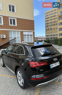 Внедорожник / Кроссовер Audi Q5 2018 в 