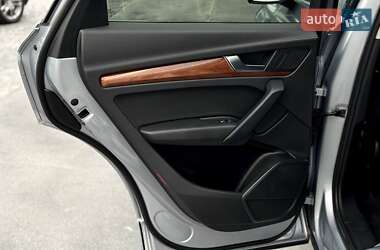 Внедорожник / Кроссовер Audi Q5 2021 в 