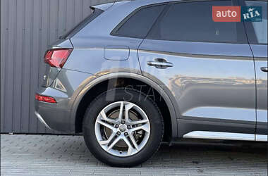 Внедорожник / Кроссовер Audi Q5 2017 в 