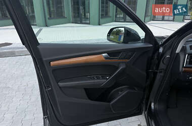 Внедорожник / Кроссовер Audi Q5 2021 в 