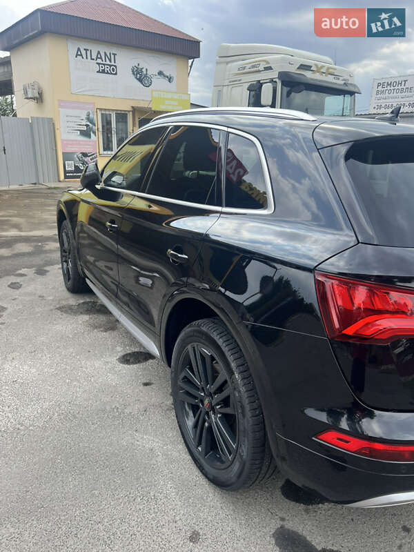 Внедорожник / Кроссовер Audi Q5 2020 в Благовещенском