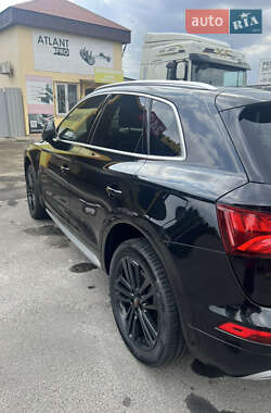 Внедорожник / Кроссовер Audi Q5 2020 в 