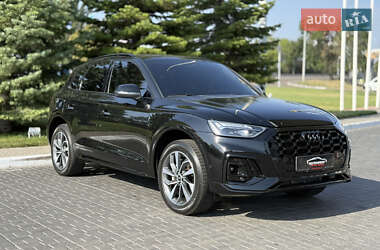 Внедорожник / Кроссовер Audi Q5 2022 в 