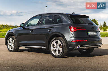 Внедорожник / Кроссовер Audi Q5 2021 в 