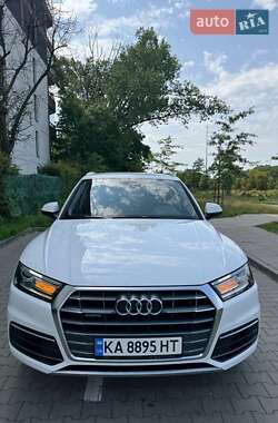Внедорожник / Кроссовер Audi Q5 2018 в 