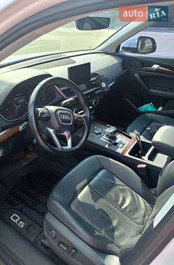 Внедорожник / Кроссовер Audi Q5 2017 в 