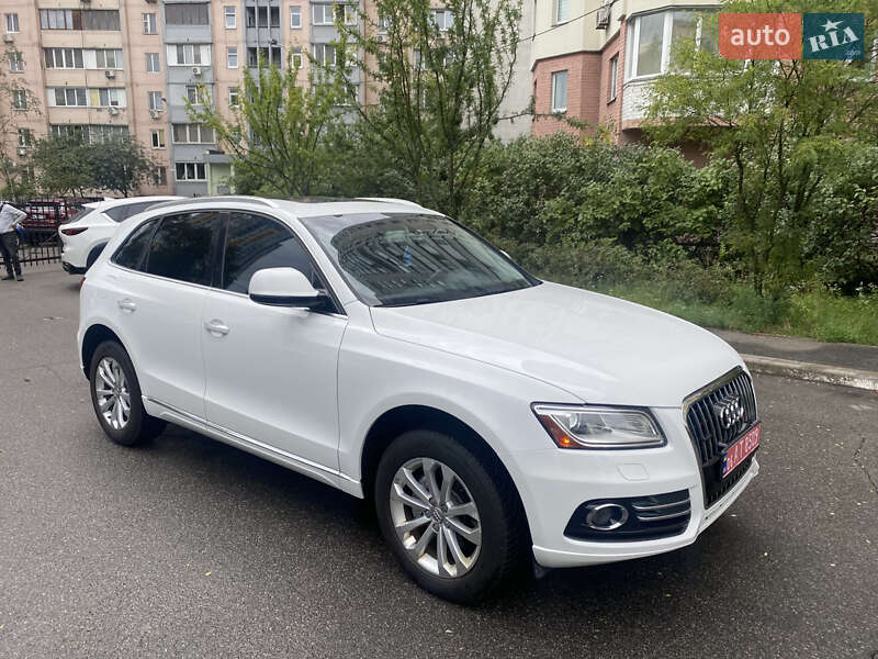 Внедорожник / Кроссовер Audi Q5 2015 в 