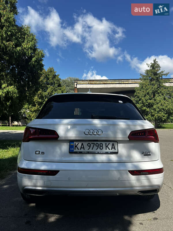 Внедорожник / Кроссовер Audi Q5 2018 в Киеве