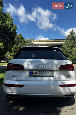 Внедорожник / Кроссовер Audi Q5 2018 в 