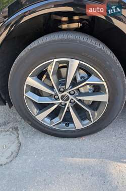 Внедорожник / Кроссовер Audi Q5 2023 в 