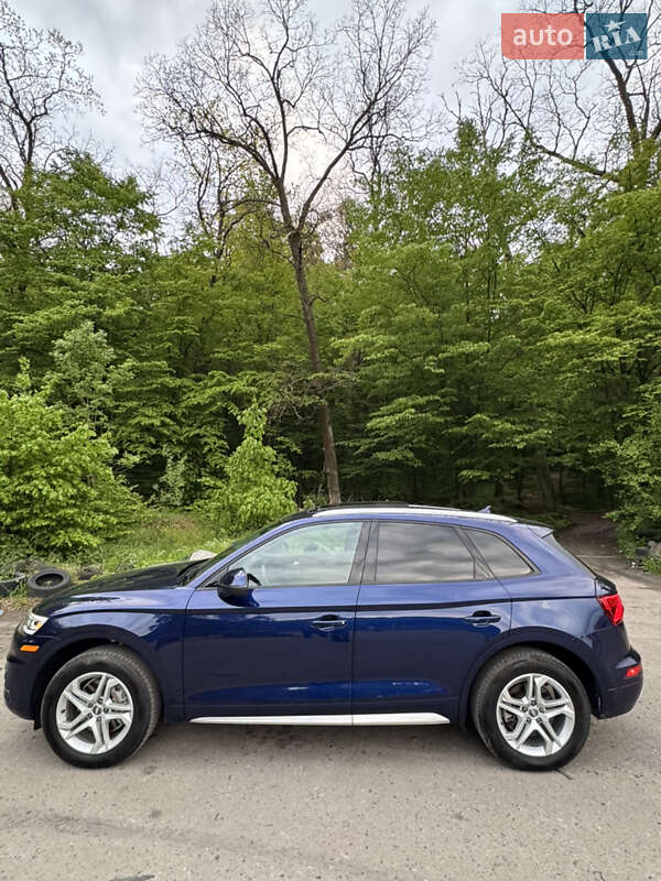 Внедорожник / Кроссовер Audi Q5 2017 в Львове