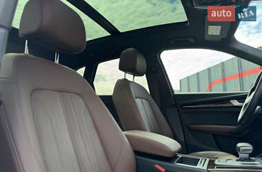 Внедорожник / Кроссовер Audi Q5 2017 в 