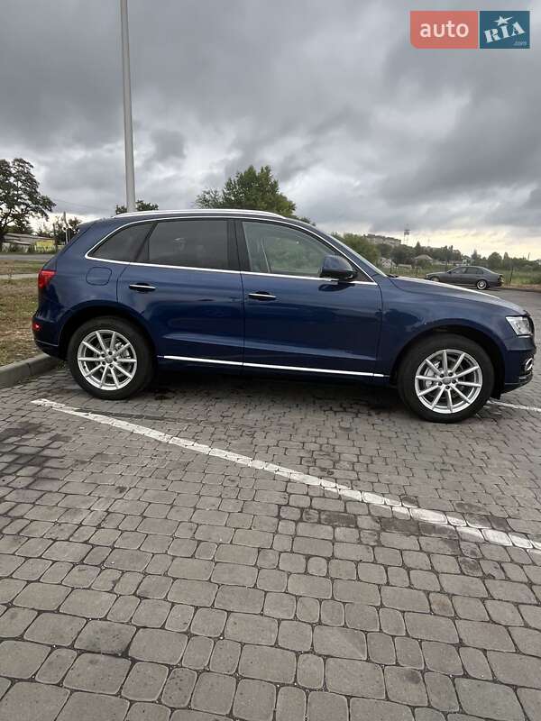 Позашляховик / Кросовер Audi Q5 2016 в Дніпрі