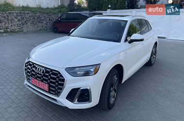 Внедорожник / Кроссовер Audi Q5 2021 в 