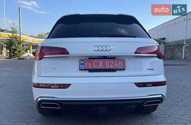 Внедорожник / Кроссовер Audi Q5 2021 в 